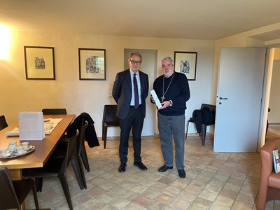 Ufficio Stampa - Il Questore di Viterbo consegna al Vescovo di Civita Castellana l'olio di Capaci 30 marzo 2026 ore 15